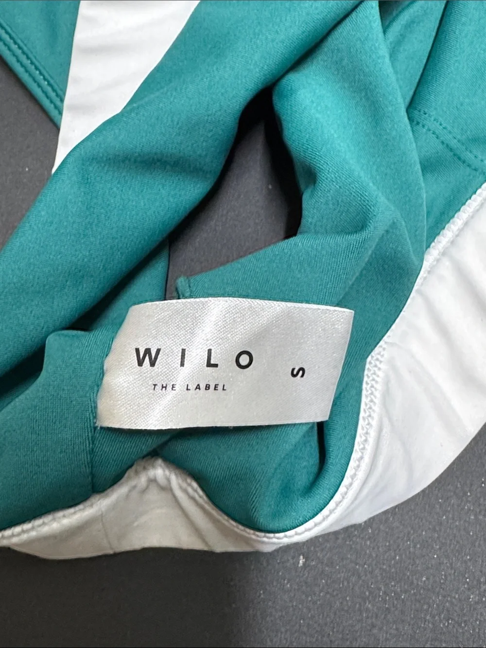 WAT29 {WILO} Green High Neck Long Line Racerback Crop Top Sports Bra